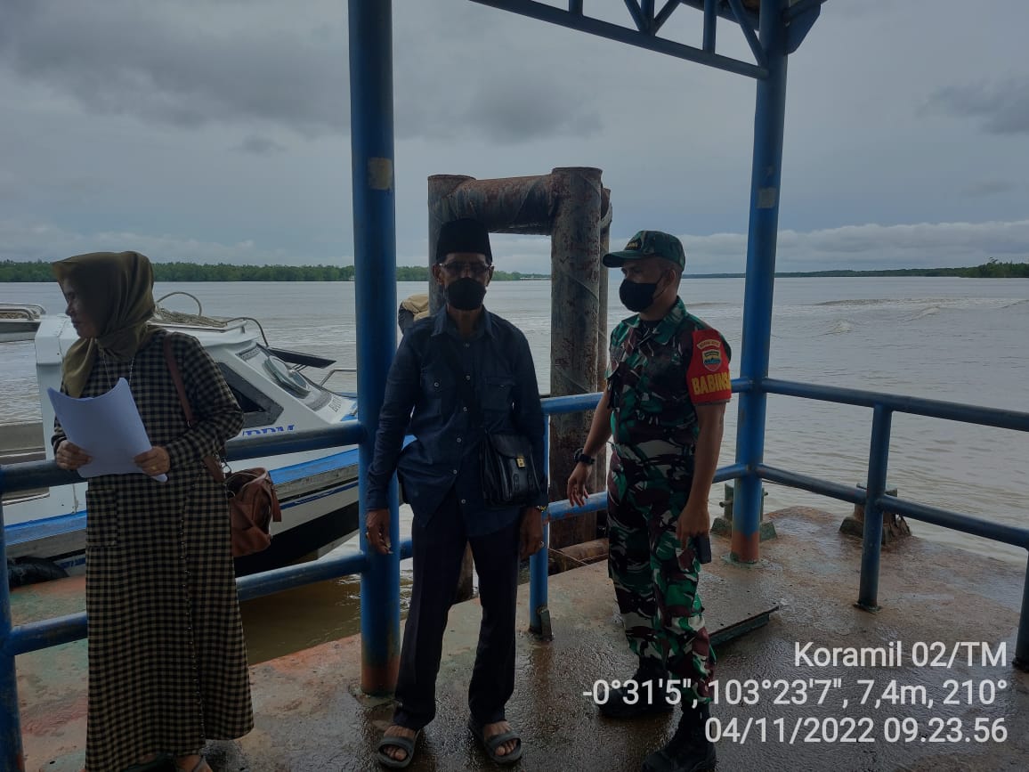 Serda Agusmi Anggota Koramil 02/TM Sasar Masyarakat Ingatkan Tingkatkan Protkes Antisipasi C-19 