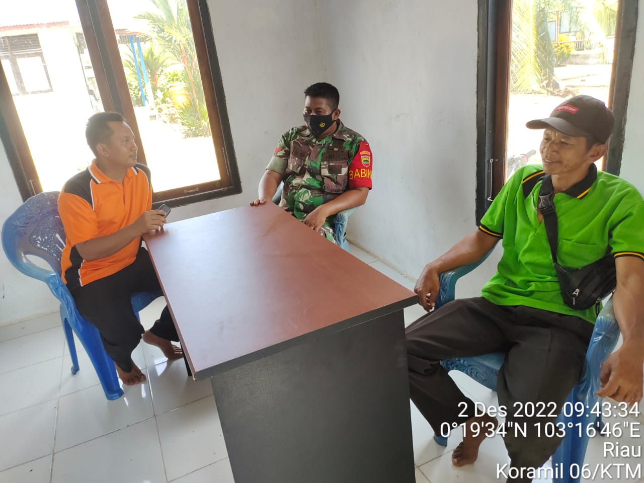 Koptu Al Alim Melaksanakan Komsos dengan Pak RT, Berpesan untuk Utamakan Kepentingan Warga 