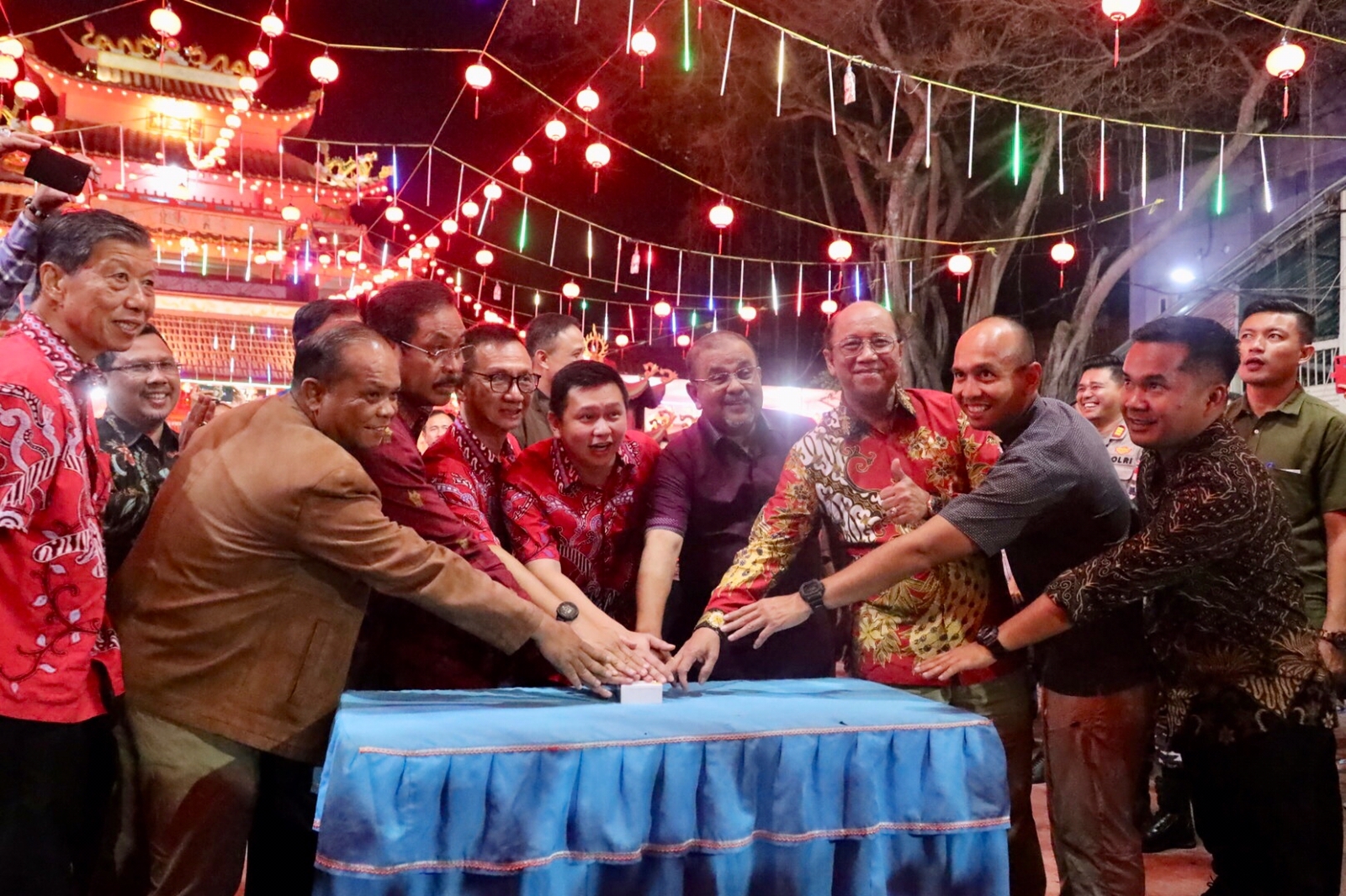 Aunur Rafiq Nyalakan Ribuan Lampion Dalam Rangka Imlek 2574, Bakal Lestarikan Tradisi Lampion